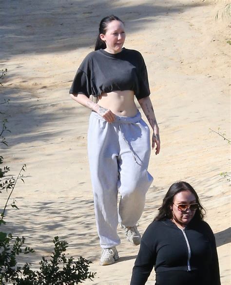 Noah Cyrus reveals her ‘unrecognizable’ look in new。